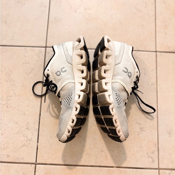 🛑SOLD🛑ON RUNNING cloud x sneakers white women 6.5 - Picture 4 of 7